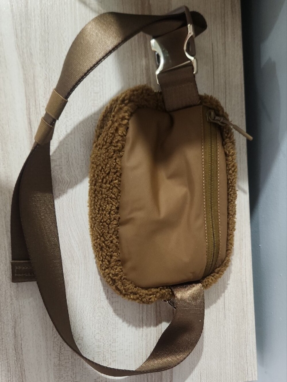 lululemon athletica Camel Brown Sherpa Crossbody Pouch with Silver Zipper Pull - Picture 2 of 3